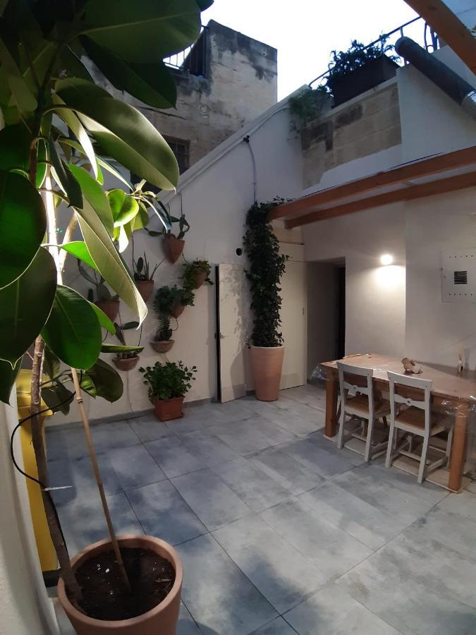 Litium 3 Bed & Breakfast Лече Екстериор снимка